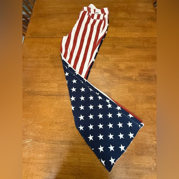 Judy Blue Red White and Blue USA Flag Flare Jeans 13 31 ♥️🤍💙 - Picture 1 of 7